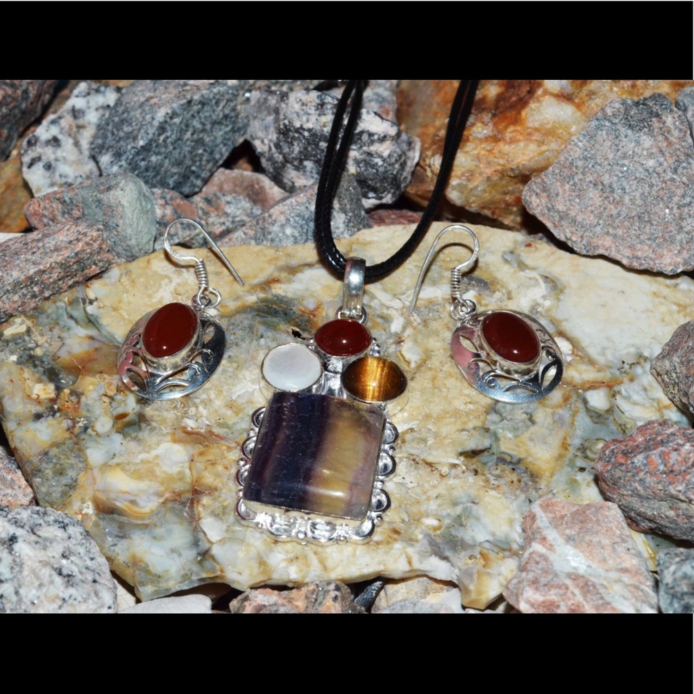 Flourite, Onyx & Pearl Pendant & Earrings